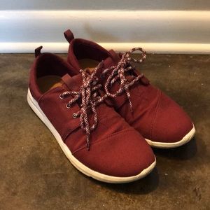 Size 9 Toms sneakers